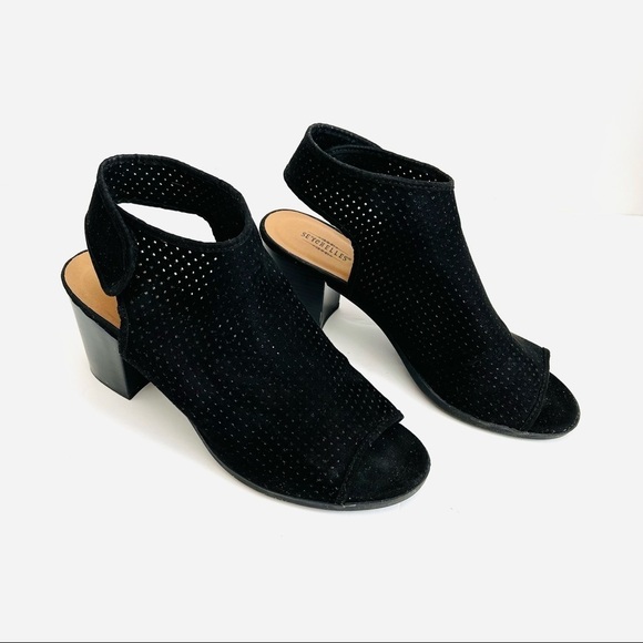 Seychelles black perforated block heel peep toe sandals - Picture 3 of 9